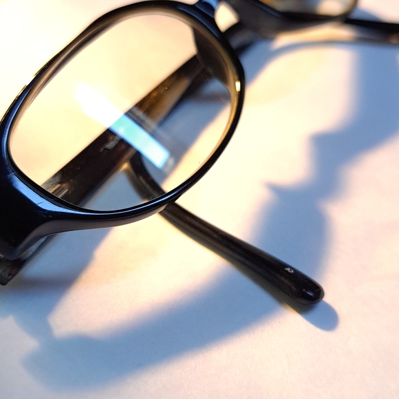 Vera Wang Stylish Black and Grey Eyeglasses.
